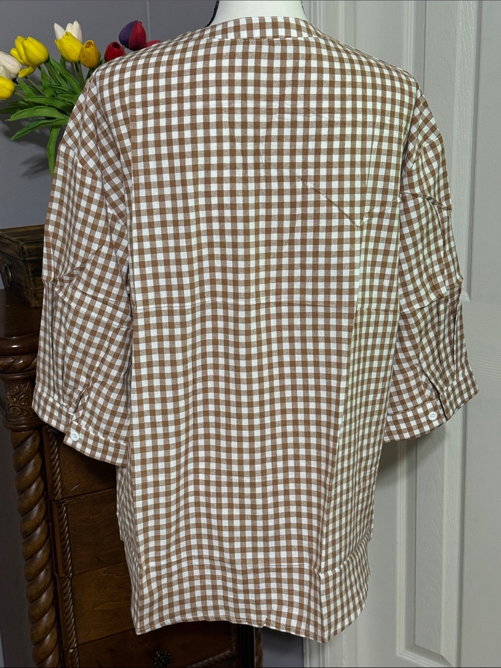 Lomon Brown and White Gingham Button-Front Top L - Picture 5 of 9